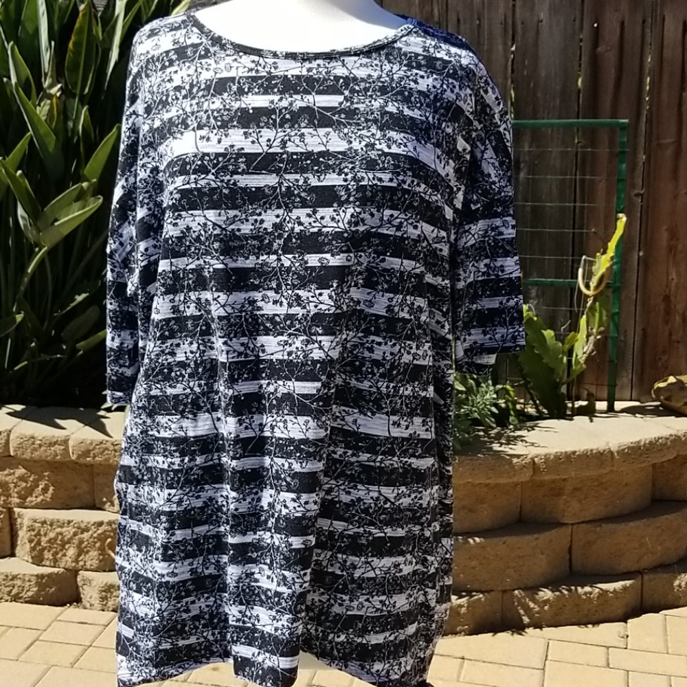 Lularoe XL Irma Black and White Flowers